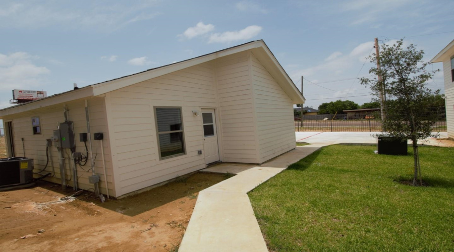 2601 Lomas Del Sur Blvd., Laredo, Texas 78046, 1 Bedroom Bedrooms, 2 Rooms Rooms,1 BathroomBathrooms,Residential,For Rent,2601 Lomas Del Sur Blvd.,20261167