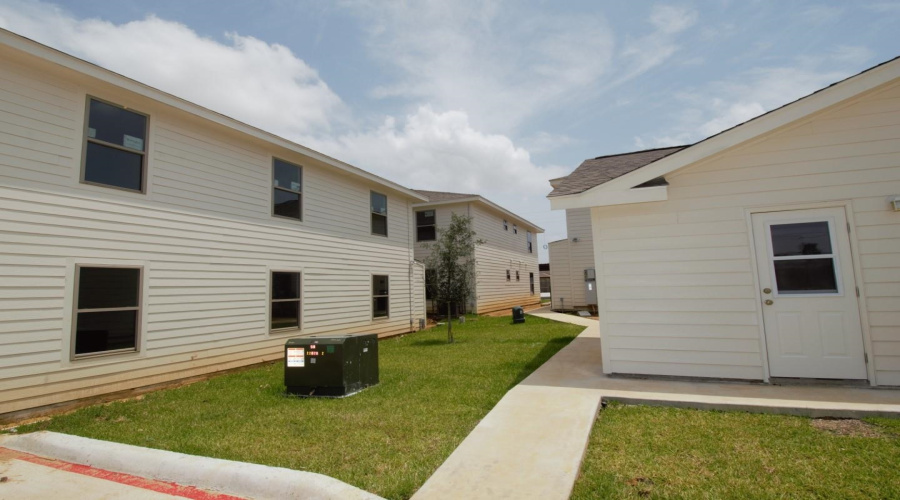 2601 Lomas Del Sur Blvd., Laredo, Texas 78046, 1 Bedroom Bedrooms, 2 Rooms Rooms,1 BathroomBathrooms,Residential,For Rent,2601 Lomas Del Sur Blvd.,20261167