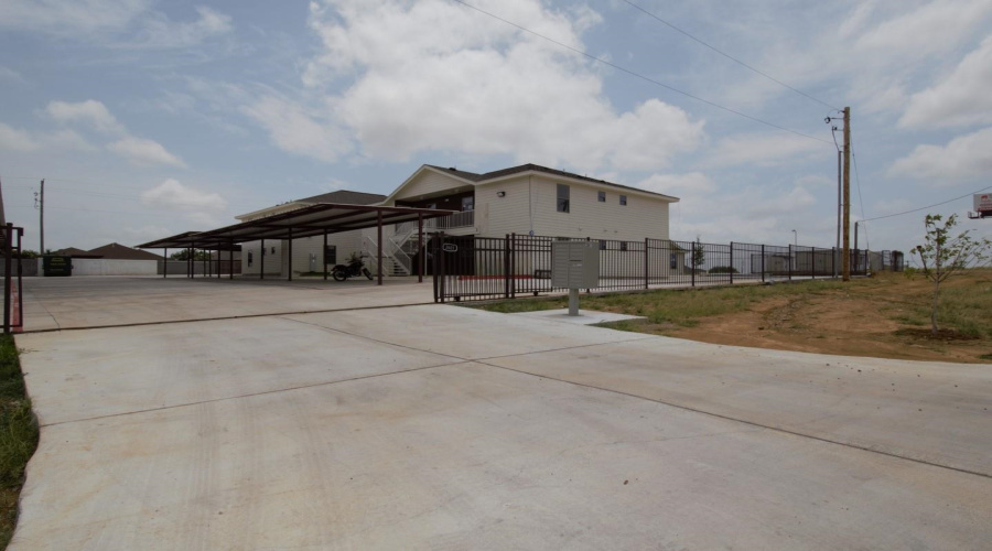 2601 Lomas Del Sur Blvd., Laredo, Texas 78046, 1 Bedroom Bedrooms, 2 Rooms Rooms,1 BathroomBathrooms,Residential,For Rent,2601 Lomas Del Sur Blvd.,20261167