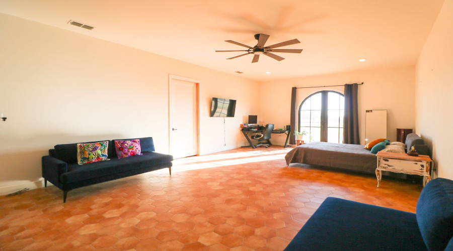 559 Jefferies Rd., Laredo, Texas 78045, 5 Bedrooms Bedrooms, 8 Rooms Rooms,7 BathroomsBathrooms,Residential,For Sale,559 Jefferies Rd.,20261171