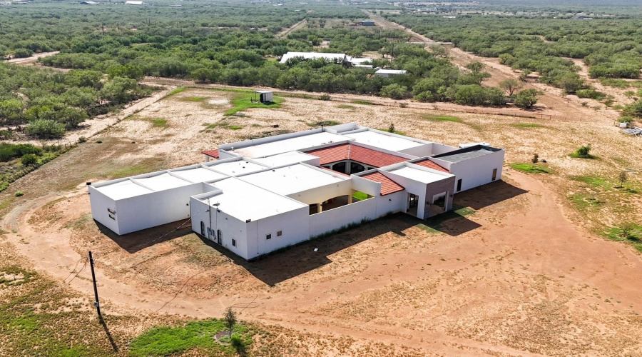 559 Jefferies Rd., Laredo, Texas 78045, 5 Bedrooms Bedrooms, 8 Rooms Rooms,7 BathroomsBathrooms,Residential,For Sale,559 Jefferies Rd.,20261171