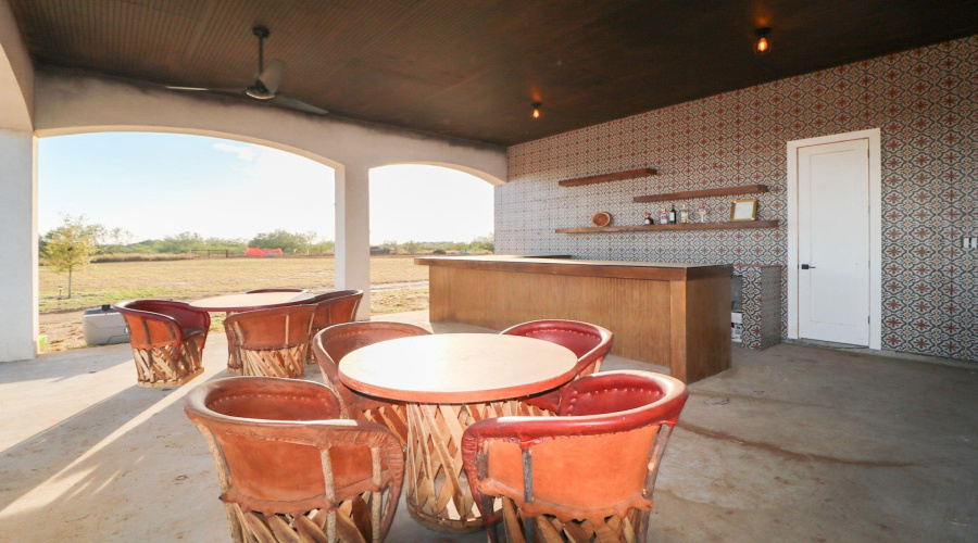 559 Jefferies Rd., Laredo, Texas 78045, 5 Bedrooms Bedrooms, 8 Rooms Rooms,7 BathroomsBathrooms,Residential,For Sale,559 Jefferies Rd.,20261171