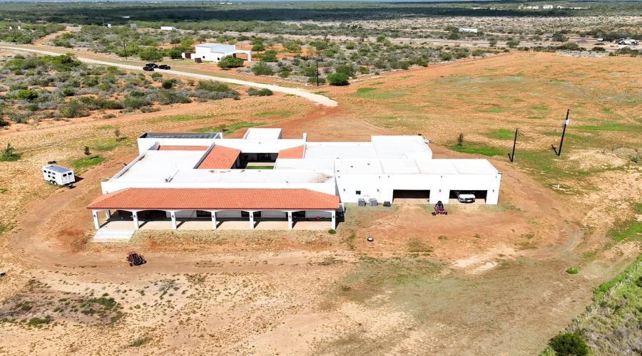 559 Jefferies Rd., Laredo, Texas 78045, 5 Bedrooms Bedrooms, 8 Rooms Rooms,7 BathroomsBathrooms,Residential,For Sale,559 Jefferies Rd.,20261171