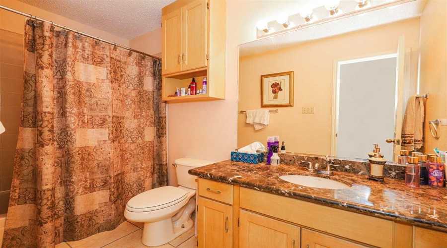 1202 St John Lp, Laredo, Texas 78045-7570, 3 Bedrooms Bedrooms, 7 Rooms Rooms,2 BathroomsBathrooms,Residential,For Sale,1202 St John Lp,20261172