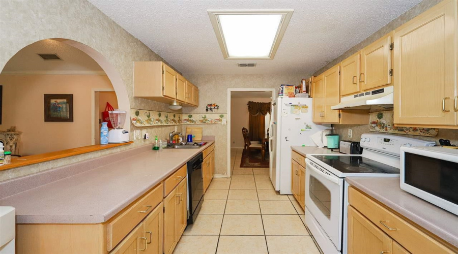 1202 St John Lp, Laredo, Texas 78045-7570, 3 Bedrooms Bedrooms, 7 Rooms Rooms,2 BathroomsBathrooms,Residential,For Sale,1202 St John Lp,20261172