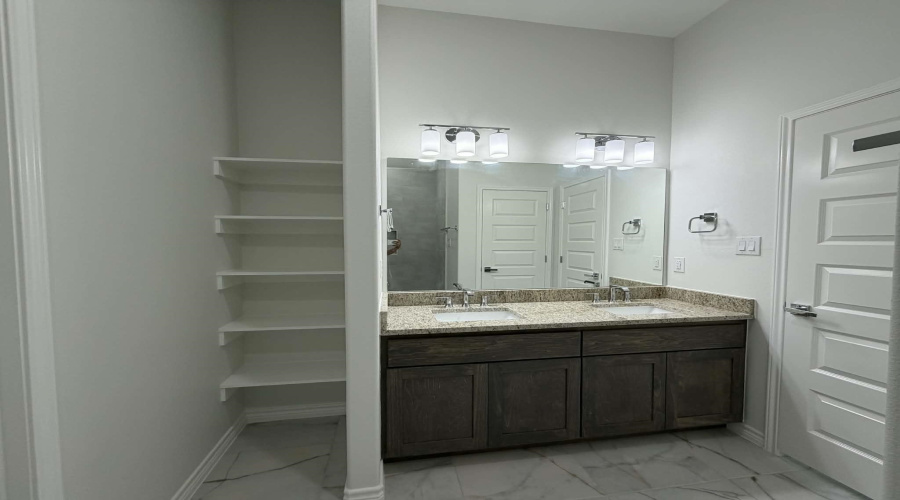 5609 Beefalo Ln., Laredo, Texas 78046, 4 Bedrooms Bedrooms, 8 Rooms Rooms,2 BathroomsBathrooms,Residential,For Sale,5609 Beefalo Ln.,20261175