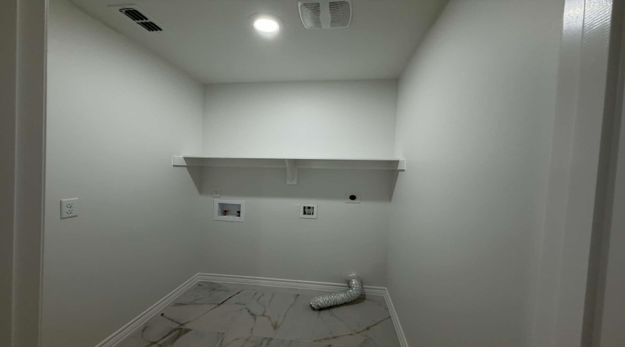 5609 Beefalo Ln., Laredo, Texas 78046, 4 Bedrooms Bedrooms, 8 Rooms Rooms,2 BathroomsBathrooms,Residential,For Sale,5609 Beefalo Ln.,20261175