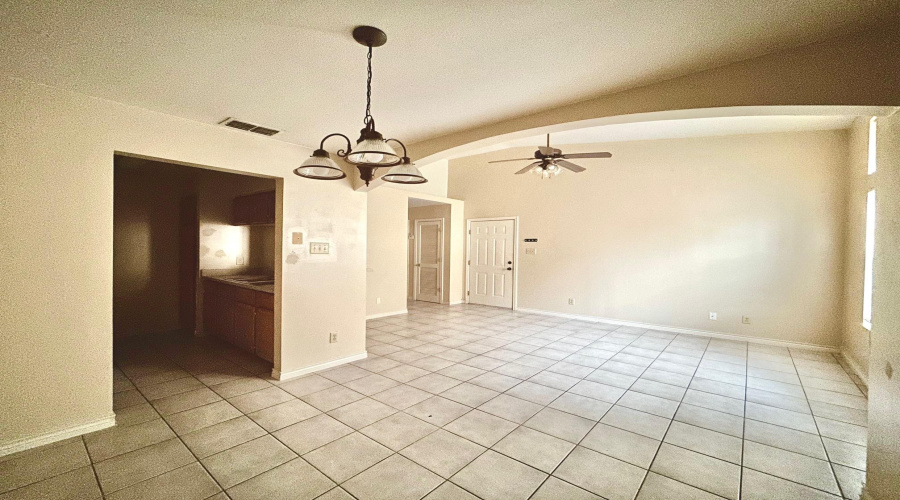 207 Martingale Ln, Laredo, Texas 78041, 2 Bedrooms Bedrooms, 4 Rooms Rooms,2 BathroomsBathrooms,Residential,For Rent,207 Martingale Ln,20261176