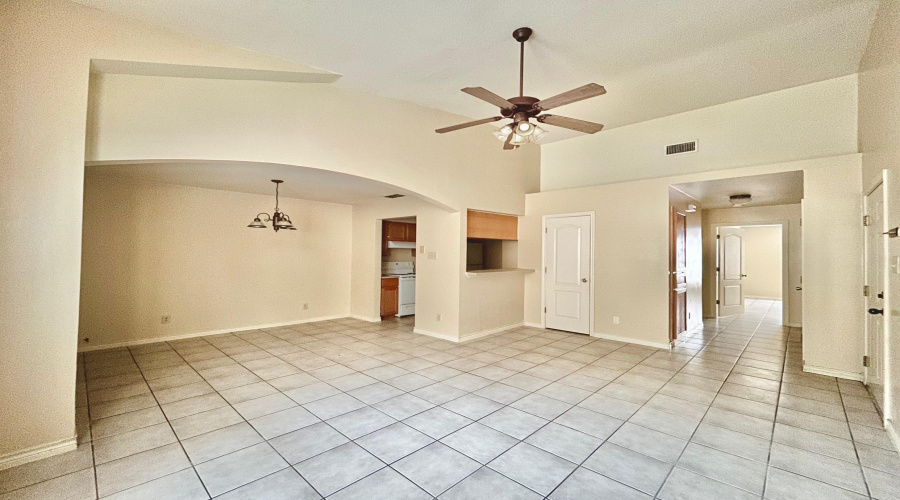 207 Martingale Ln, Laredo, Texas 78041, 2 Bedrooms Bedrooms, 4 Rooms Rooms,2 BathroomsBathrooms,Residential,For Rent,207 Martingale Ln,20261176