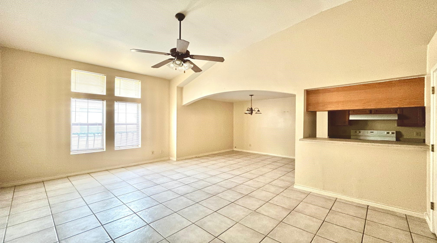 207 Martingale Ln, Laredo, Texas 78041, 2 Bedrooms Bedrooms, 4 Rooms Rooms,2 BathroomsBathrooms,Residential,For Rent,207 Martingale Ln,20261176