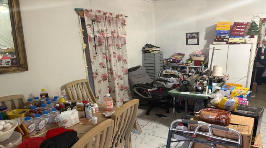 1611 Marion St, Laredo, Texas 78043, 4 Bedrooms Bedrooms, 8 Rooms Rooms,2 BathroomsBathrooms,Residential,For Sale,1611 Marion St,20261177