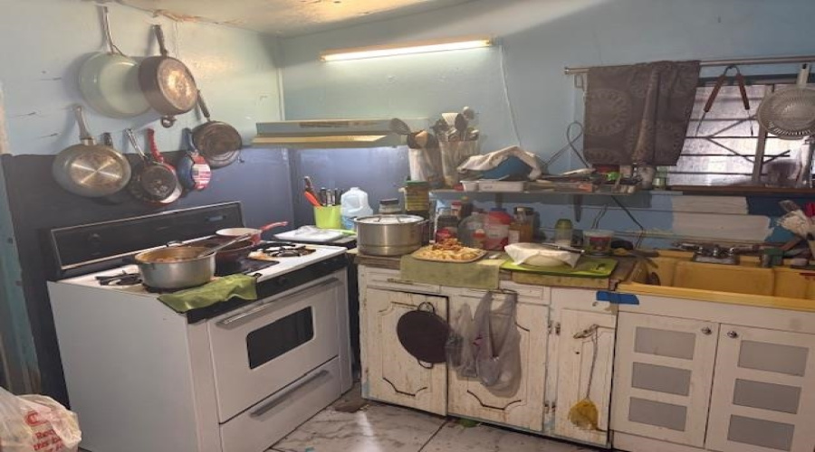 1611 Marion St, Laredo, Texas 78043, 4 Bedrooms Bedrooms, 8 Rooms Rooms,2 BathroomsBathrooms,Residential,For Sale,1611 Marion St,20261177