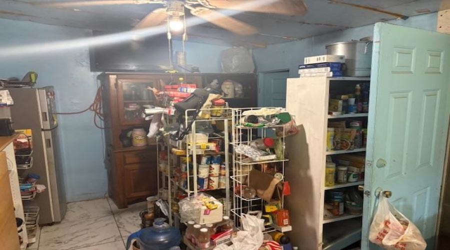 1611 Marion St, Laredo, Texas 78043, 4 Bedrooms Bedrooms, 8 Rooms Rooms,2 BathroomsBathrooms,Residential,For Sale,1611 Marion St,20261177