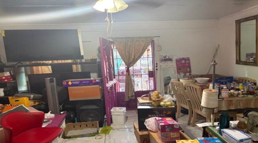 1611 Marion St, Laredo, Texas 78043, 4 Bedrooms Bedrooms, 8 Rooms Rooms,2 BathroomsBathrooms,Residential,For Sale,1611 Marion St,20261177