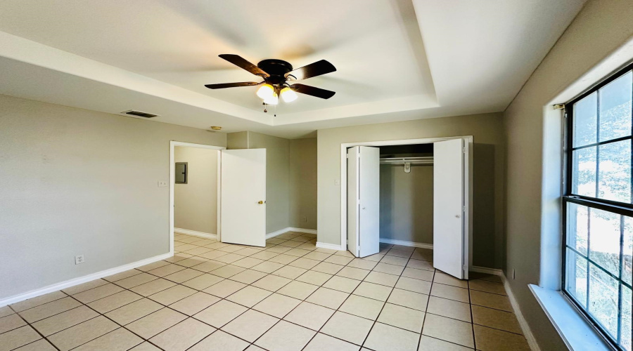 2005 Cross St, Laredo, Texas 78046, 2 Bedrooms Bedrooms, 5 Rooms Rooms,1 BathroomBathrooms,Residential,For Rent,2005 Cross St,20261178