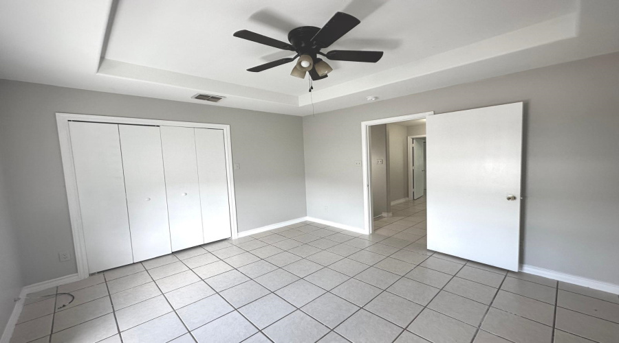 2005 Cross St, Laredo, Texas 78046, 2 Bedrooms Bedrooms, 5 Rooms Rooms,1 BathroomBathrooms,Residential,For Rent,2005 Cross St,20261178