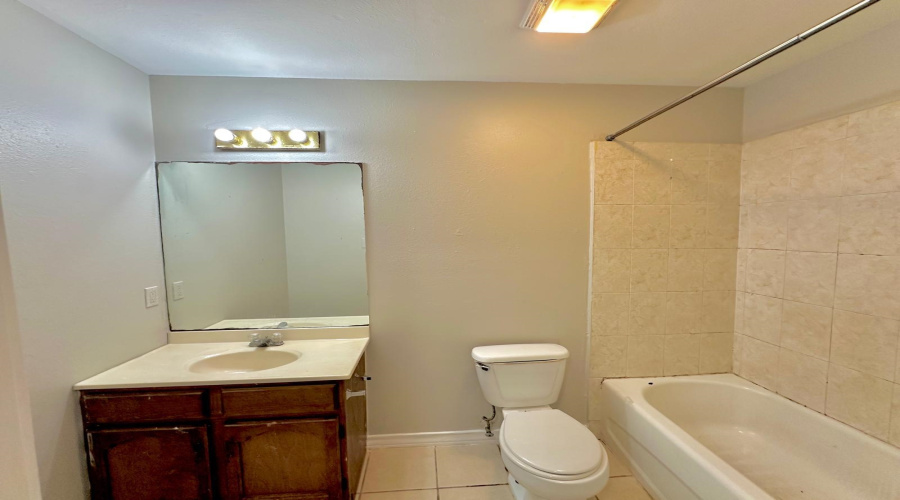 2005 Cross St, Laredo, Texas 78046, 2 Bedrooms Bedrooms, 5 Rooms Rooms,1 BathroomBathrooms,Residential,For Rent,2005 Cross St,20261178