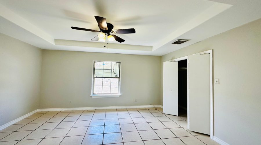 2005 Cross St, Laredo, Texas 78046, 2 Bedrooms Bedrooms, 5 Rooms Rooms,1 BathroomBathrooms,Residential,For Rent,2005 Cross St,20261178