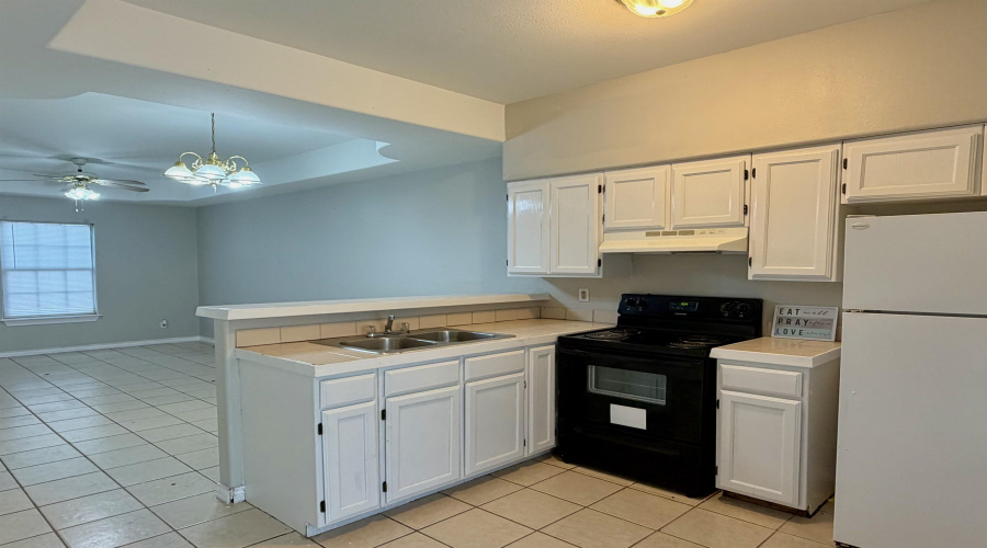 2005 Cross St, Laredo, Texas 78046, 2 Bedrooms Bedrooms, 5 Rooms Rooms,1 BathroomBathrooms,Residential,For Rent,2005 Cross St,20261178