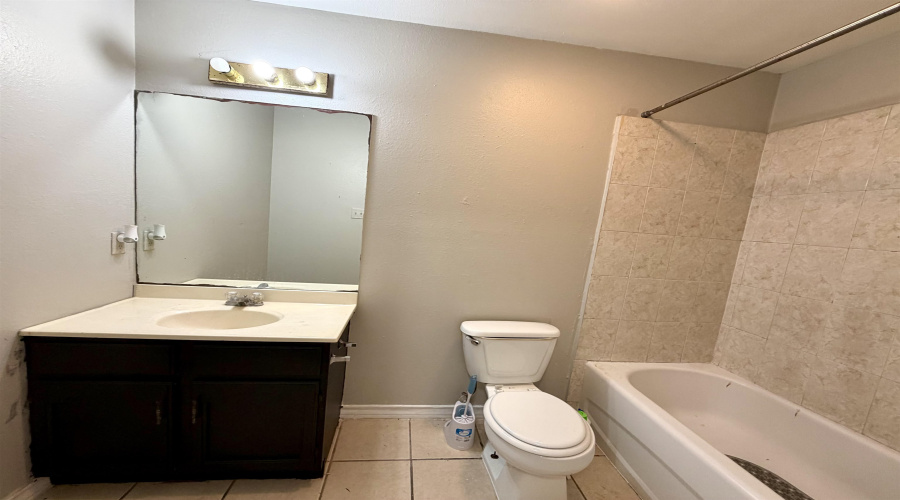 2005 Cross St, Laredo, Texas 78046, 2 Bedrooms Bedrooms, 5 Rooms Rooms,1 BathroomBathrooms,Residential,For Rent,2005 Cross St,20261178