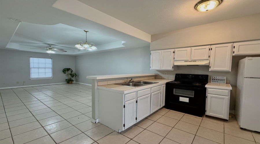 2005 Cross St, Laredo, Texas 78046, 2 Bedrooms Bedrooms, 5 Rooms Rooms,1 BathroomBathrooms,Residential,For Rent,2005 Cross St,20261178