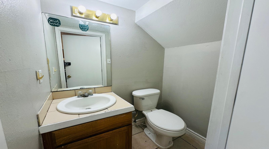 2005 Cross St, Laredo, Texas 78046, 2 Bedrooms Bedrooms, 5 Rooms Rooms,1 BathroomBathrooms,Residential,For Rent,2005 Cross St,20261178