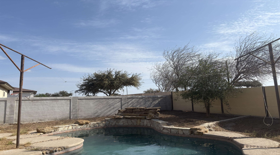 405 Michoacan Loop, Laredo, Texas 78045, 4 Bedrooms Bedrooms, 4 Rooms Rooms,2 BathroomsBathrooms,Residential,For Rent,405 Michoacan Loop,20261179