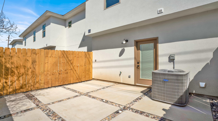 1010 Monaco Blvd, Laredo, Texas 78045, 2 Bedrooms Bedrooms, 1 Room Rooms,2 BathroomsBathrooms,Residential,For Rent,1010 Monaco Blvd,20261182