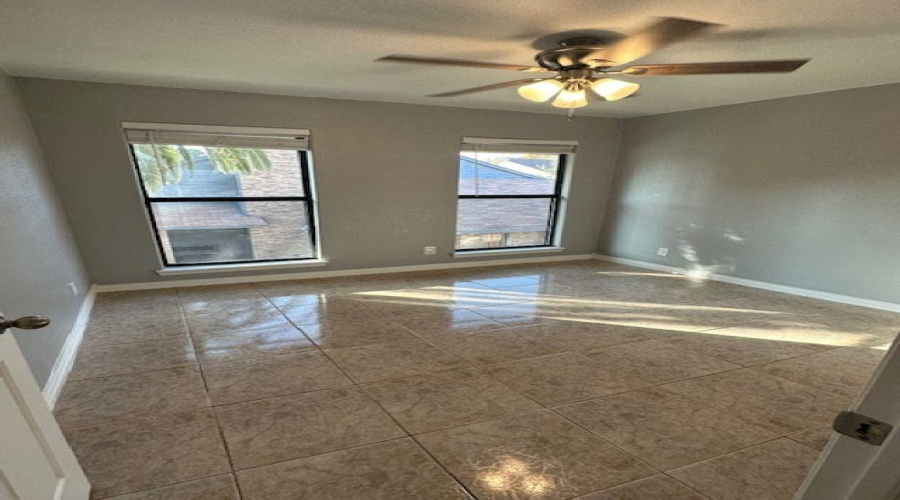 210 E Del Mar Blvd, LAREDO, Texas 78041, 2 Bedrooms Bedrooms, 5 Rooms Rooms,2 BathroomsBathrooms,Residential,For Sale,210 E Del Mar Blvd,20261184