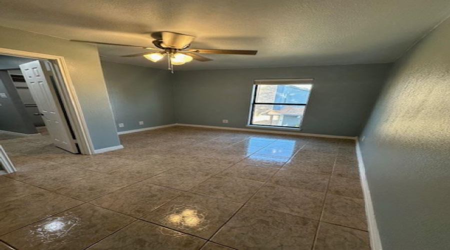 210 E Del Mar Blvd, LAREDO, Texas 78041, 2 Bedrooms Bedrooms, 5 Rooms Rooms,2 BathroomsBathrooms,Residential,For Sale,210 E Del Mar Blvd,20261184