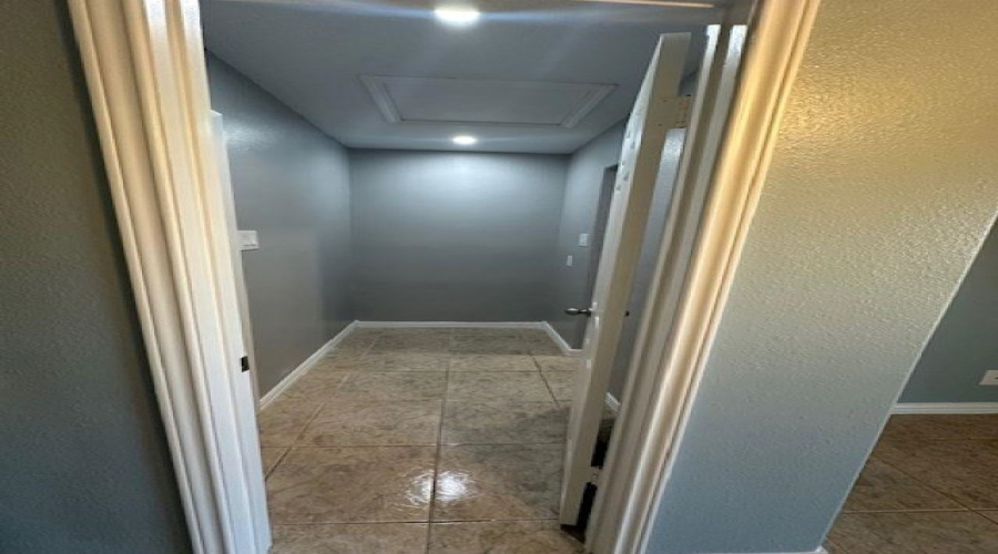 210 E Del Mar Blvd, LAREDO, Texas 78041, 2 Bedrooms Bedrooms, 5 Rooms Rooms,2 BathroomsBathrooms,Residential,For Sale,210 E Del Mar Blvd,20261184