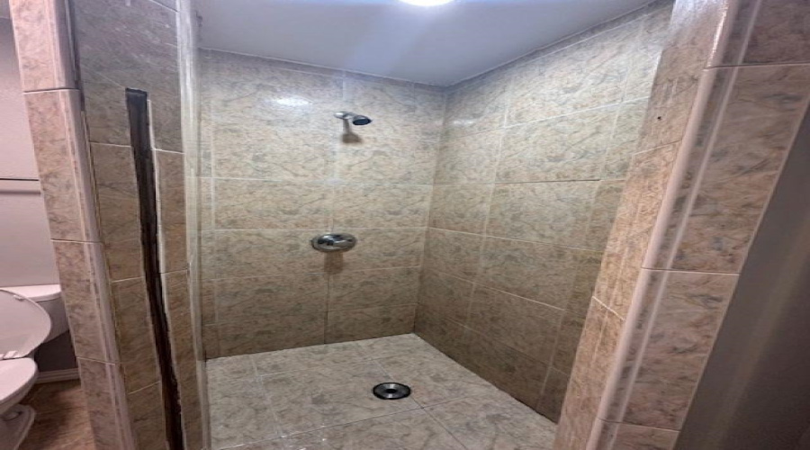 210 E Del Mar Blvd, LAREDO, Texas 78041, 2 Bedrooms Bedrooms, 5 Rooms Rooms,2 BathroomsBathrooms,Residential,For Sale,210 E Del Mar Blvd,20261184