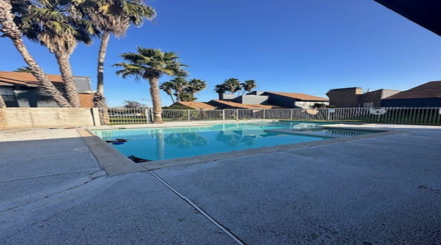 210 E Del Mar Blvd, LAREDO, Texas 78041, 2 Bedrooms Bedrooms, 5 Rooms Rooms,2 BathroomsBathrooms,Residential,For Sale,210 E Del Mar Blvd,20261184