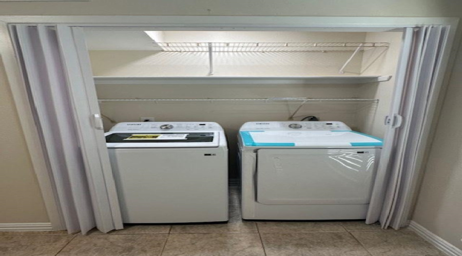 210 E Del Mar Blvd, LAREDO, Texas 78041, 2 Bedrooms Bedrooms, 5 Rooms Rooms,2 BathroomsBathrooms,Residential,For Sale,210 E Del Mar Blvd,20261184