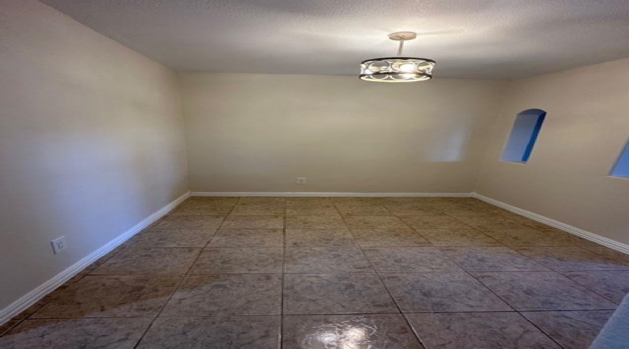 210 E Del Mar Blvd, LAREDO, Texas 78041, 2 Bedrooms Bedrooms, 5 Rooms Rooms,2 BathroomsBathrooms,Residential,For Sale,210 E Del Mar Blvd,20261184