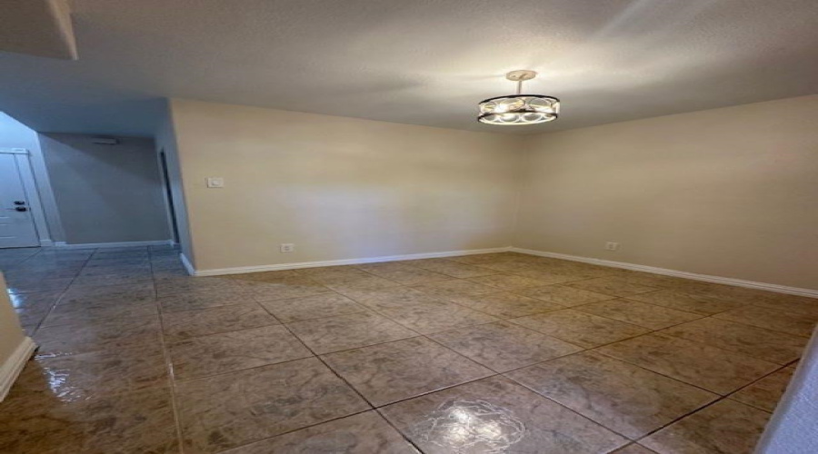 210 E Del Mar Blvd, LAREDO, Texas 78041, 2 Bedrooms Bedrooms, 5 Rooms Rooms,2 BathroomsBathrooms,Residential,For Sale,210 E Del Mar Blvd,20261184