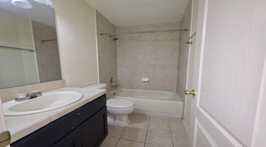 615 John Adams Rd, Laredo, Texas 78046, 4 Bedrooms Bedrooms, 5 Rooms Rooms,2 BathroomsBathrooms,Residential,For Rent,615 John Adams Rd,20261185