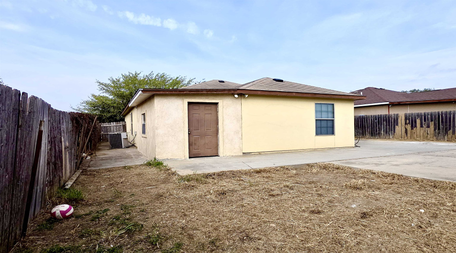 615 John Adams Rd, Laredo, Texas 78046, 4 Bedrooms Bedrooms, 5 Rooms Rooms,2 BathroomsBathrooms,Residential,For Rent,615 John Adams Rd,20261185