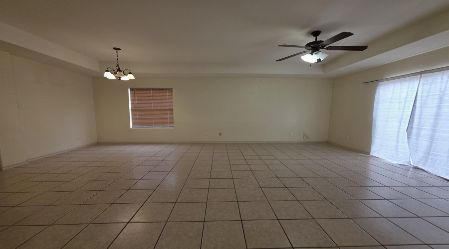615 John Adams Rd, Laredo, Texas 78046, 4 Bedrooms Bedrooms, 5 Rooms Rooms,2 BathroomsBathrooms,Residential,For Rent,615 John Adams Rd,20261185