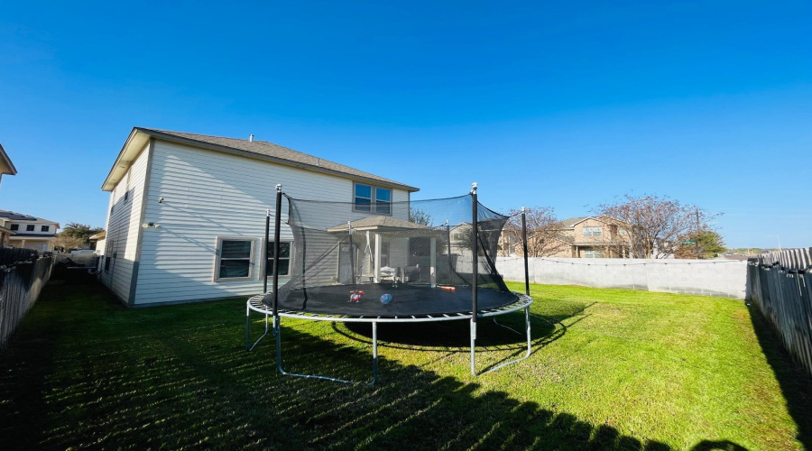 913 Larvotto Lp., LAREDO, Texas 78045, 3 Bedrooms Bedrooms, 7 Rooms Rooms,2 BathroomsBathrooms,Residential,For Sale,913 Larvotto Lp.,20261186