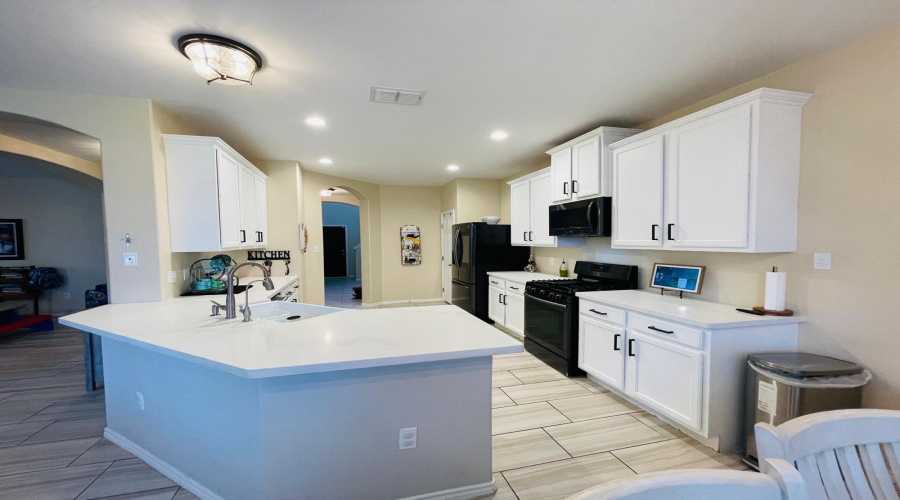 913 Larvotto Lp., LAREDO, Texas 78045, 3 Bedrooms Bedrooms, 7 Rooms Rooms,2 BathroomsBathrooms,Residential,For Sale,913 Larvotto Lp.,20261186