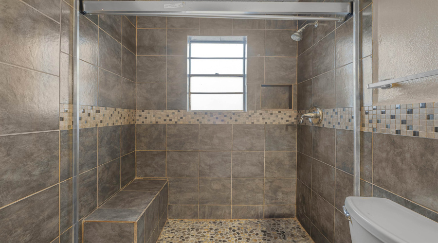 703 Laurel Dr, Laredo, Texas 78045-2122, 3 Bedrooms Bedrooms, 5 Rooms Rooms,2 BathroomsBathrooms,Residential,For Sale,703 Laurel Dr,20261187