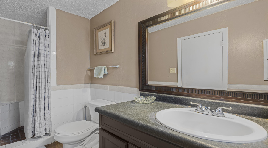 703 Laurel Dr, Laredo, Texas 78045-2122, 3 Bedrooms Bedrooms, 5 Rooms Rooms,2 BathroomsBathrooms,Residential,For Sale,703 Laurel Dr,20261187