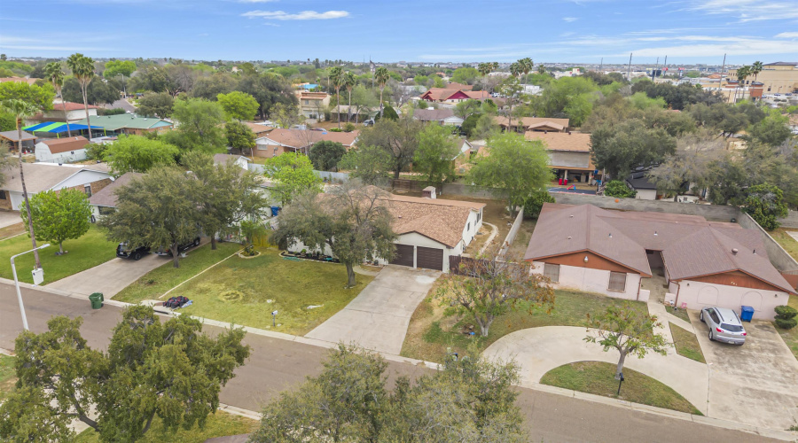 703 Laurel Dr, Laredo, Texas 78045-2122, 3 Bedrooms Bedrooms, 5 Rooms Rooms,2 BathroomsBathrooms,Residential,For Sale,703 Laurel Dr,20261187