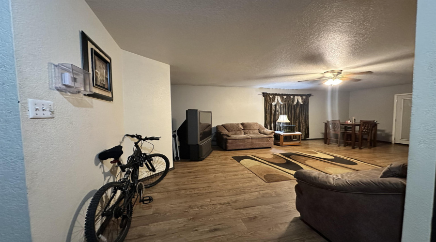 3061 Saint Margaret Ln, Laredo, Texas 78046-0000, 4 Bedrooms Bedrooms, 6 Rooms Rooms,2 BathroomsBathrooms,Residential,For Sale,3061 Saint Margaret Ln,20261189