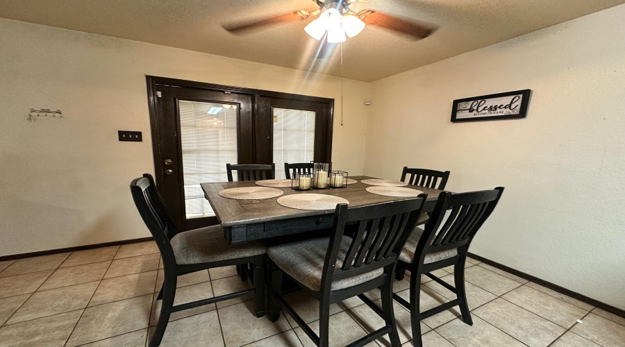 3061 Saint Margaret Ln, Laredo, Texas 78046-0000, 4 Bedrooms Bedrooms, 6 Rooms Rooms,2 BathroomsBathrooms,Residential,For Sale,3061 Saint Margaret Ln,20261189