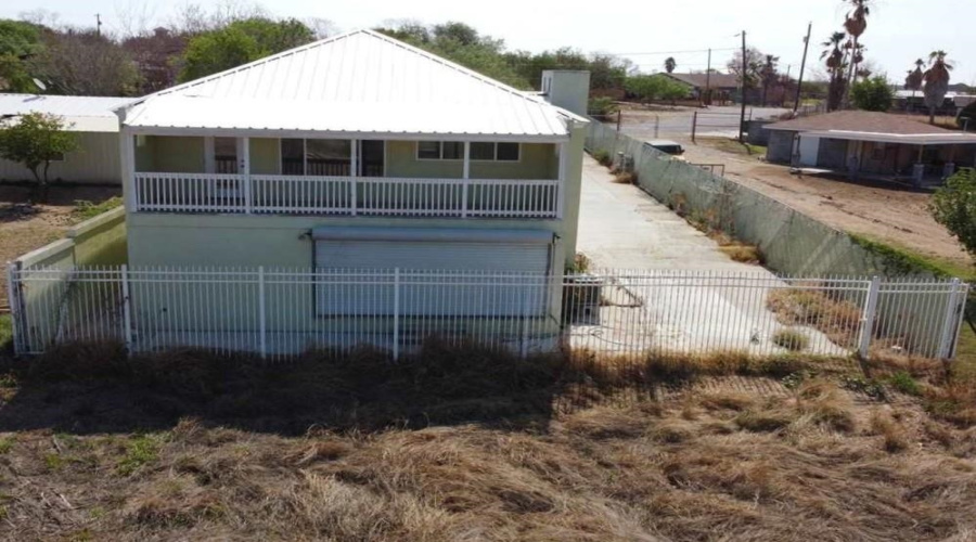 5317 S Siesta Ln, Zapata, Texas 78076, 2 Bedrooms Bedrooms, 5 Rooms Rooms,2 BathroomsBathrooms,Residential,For Sale,5317 S Siesta Ln,20251073