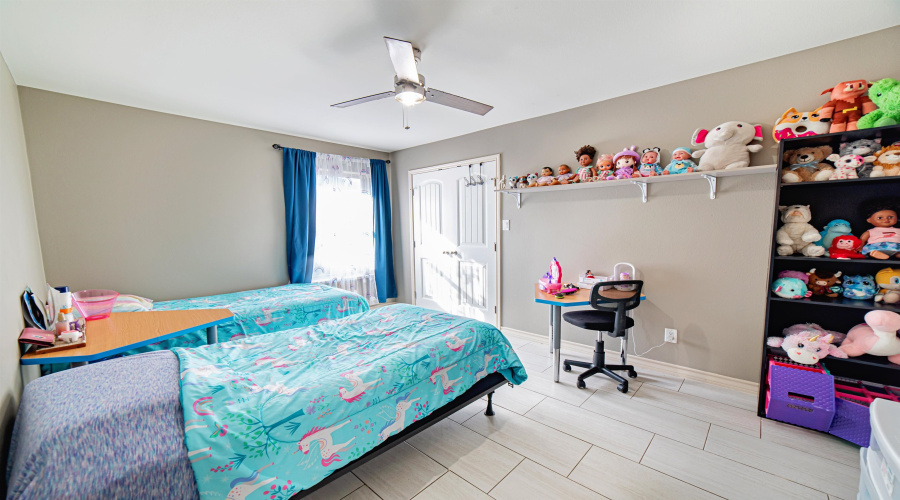 2616 Mario St., Laredo, Texas 78046, 4 Bedrooms Bedrooms, 5 Rooms Rooms,3 BathroomsBathrooms,Residential,For Sale,2616 Mario St.,20261193