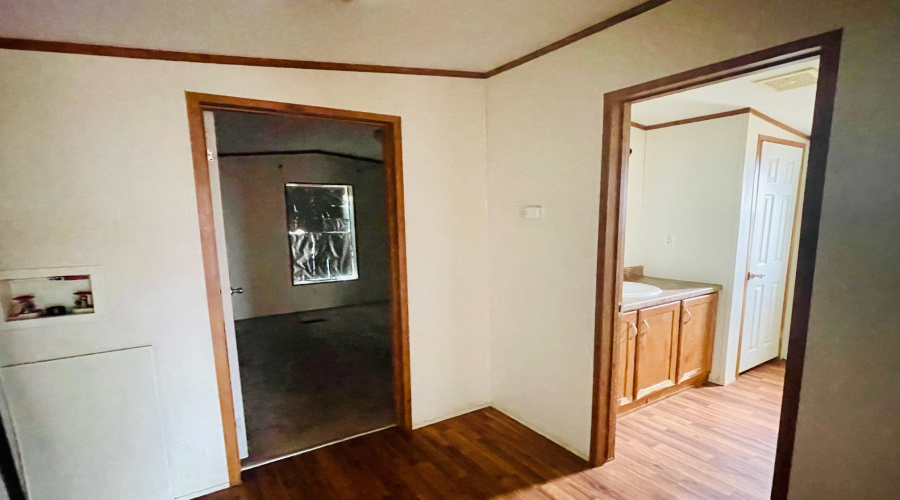 108 Hugo St., Dilley, Texas 78017, 2 Bedrooms Bedrooms, 5 Rooms Rooms,2 BathroomsBathrooms,Residential,For Sale,108 Hugo St.,20261199