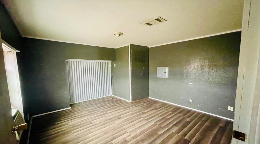 108 Hugo St., Dilley, Texas 78017, 2 Bedrooms Bedrooms, 5 Rooms Rooms,2 BathroomsBathrooms,Residential,For Sale,108 Hugo St.,20261199